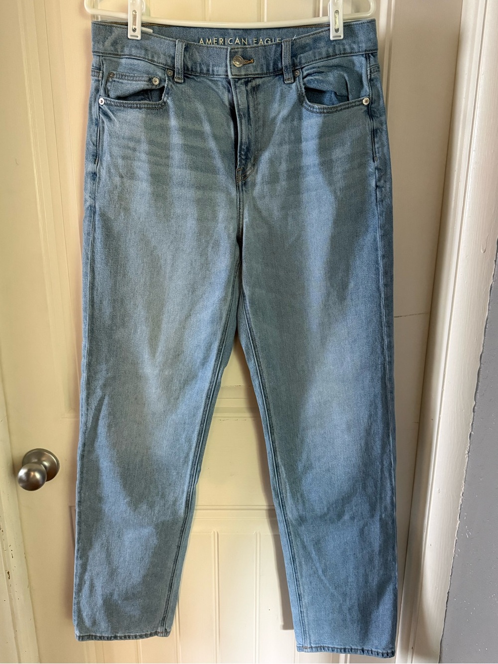 American Eagle Super High Rise Straight leg- size 8 long